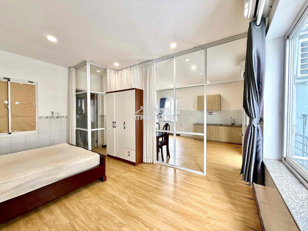Hình thật giá thật 1pn ban công 55m2 thang máy giáp bờ kè hoàng sa, q1 - 4