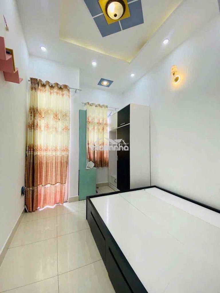Nhà nguyên căn. 3pn.4wc. 3 tầng. hình và video thật 100%