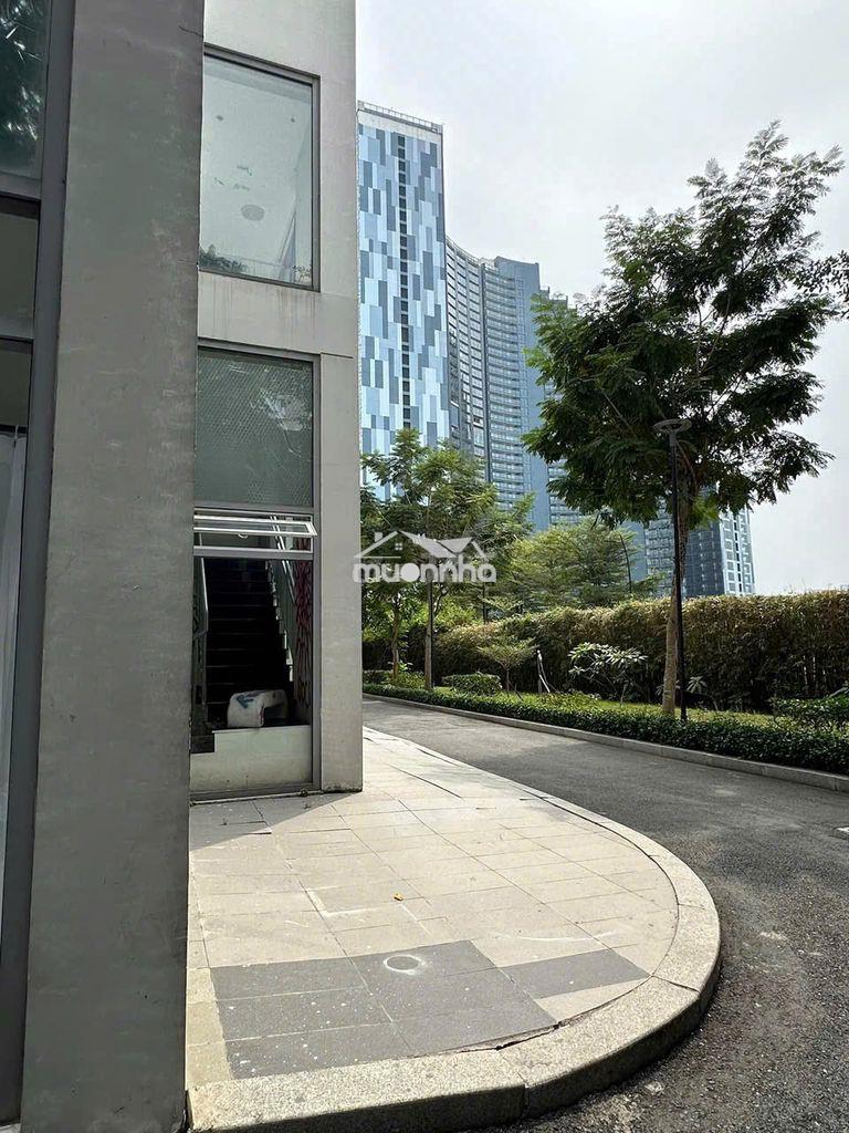Bán căn hộ luxgarden q.7. dt 99,8m2. giá 7,6t - 2
