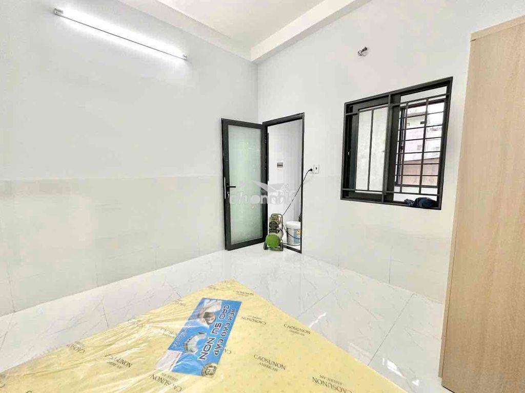 Cho thuê phòng cửa sổ trời thoáng ngay công viên phần mềm quang trung - 2