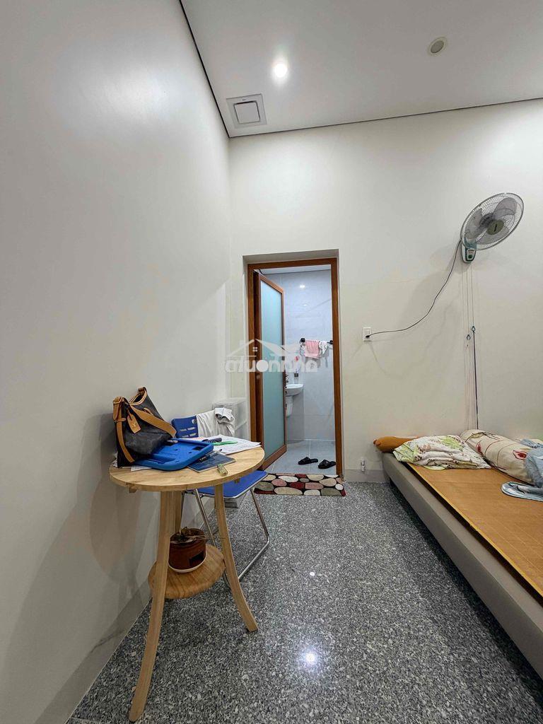 Nhà ngõ hẻm, 135m2 , 2 phòng ngủ,đường 768 biên hoà - 3