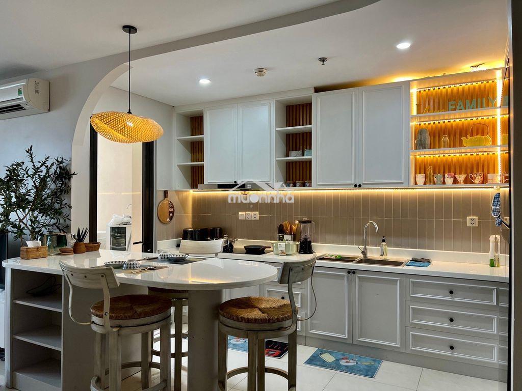 Nhà 4 tầng kiên cố – 5pn – hẻm ô tô quay đầu– gần ga metro – 8,3 tỷ - 2