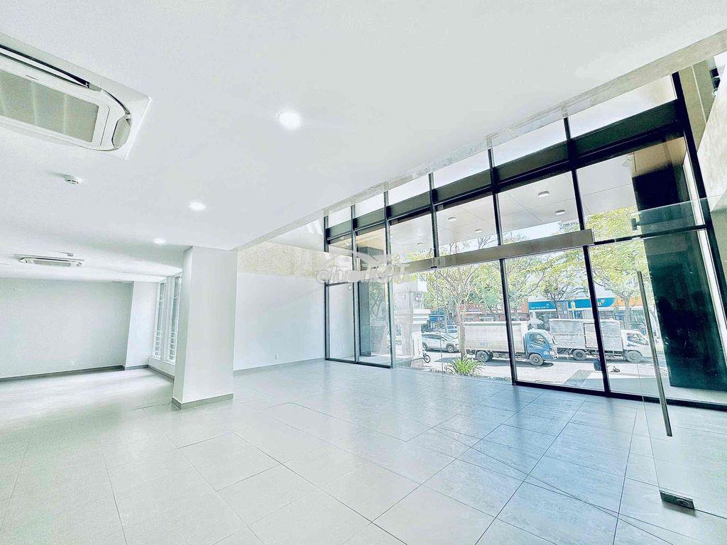 Cho thuê toà buiding 3.100m2 mới xây dựng quận 3 - 4