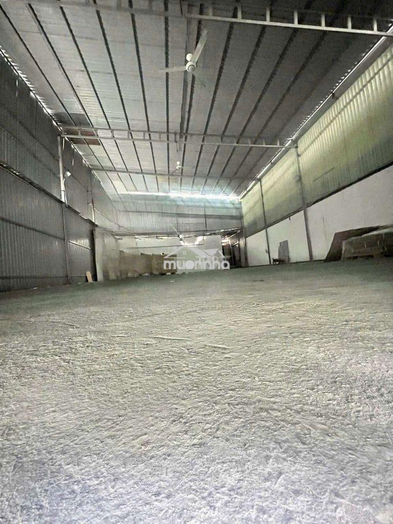 Cho thuê kho xưởng bình tân 300m2, đường cont, điện 3pha, giá 20tr