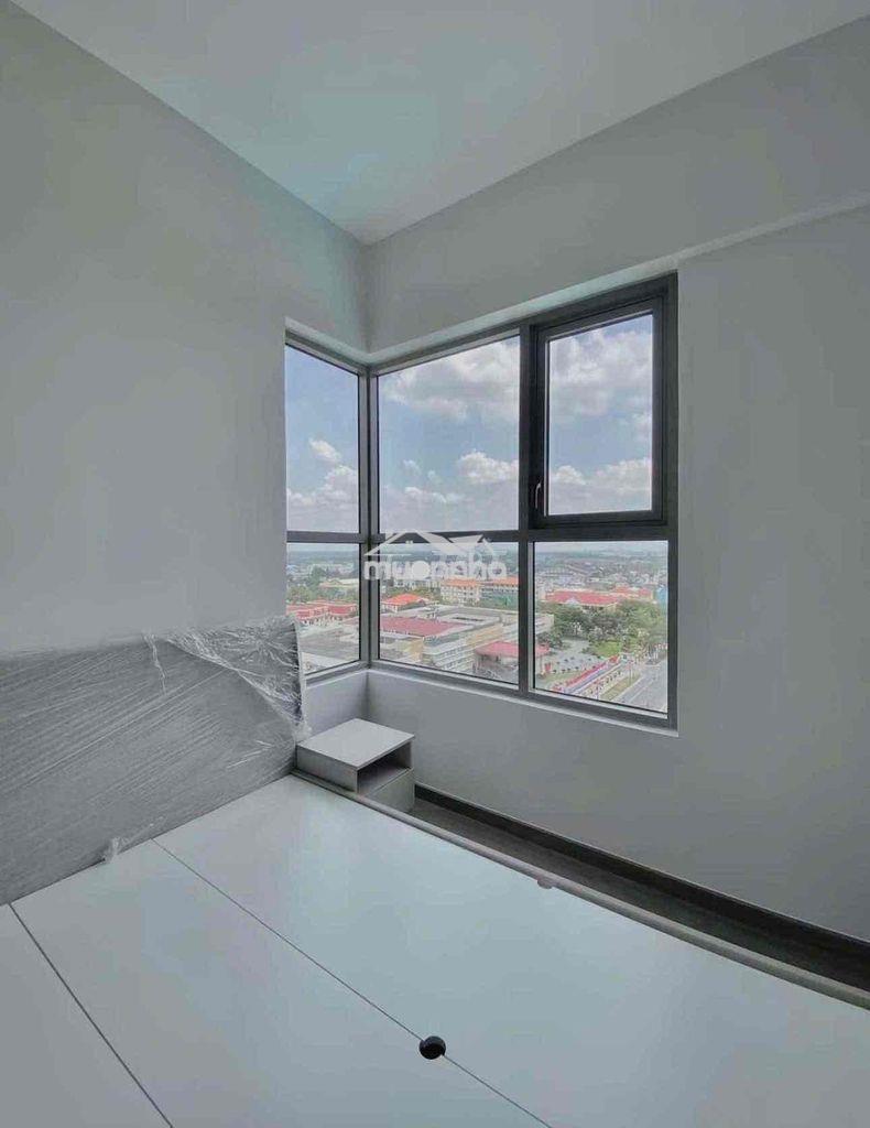 Bán căn 113 m2 - 3pn giá 4,5 tỷ - view thoáng tầng cao - sổ sẵn - 3