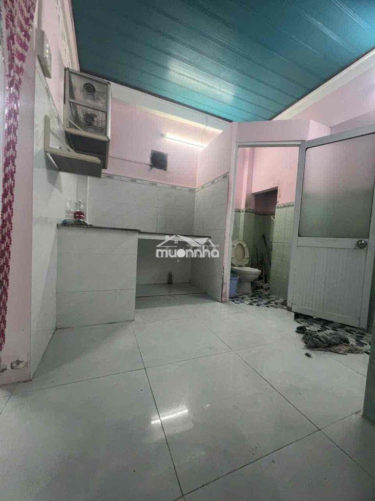 Bán nhà 3 tầng hẻm rộng thông thoáng đường bến vân đồn. - 3