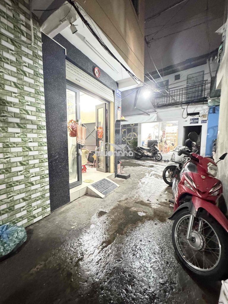 Bán nhà phường 3, quận 11, 3pn, 2wc sát chợ, 2tỷ