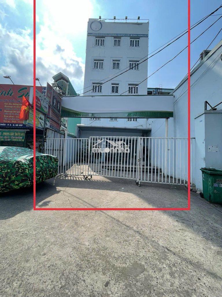 Cho thuê nhà mặt tiền đường lạc long quân 8,5 x 20m kế bên trường học