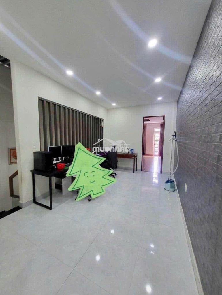 Bán nhà 2 tầng gần chợ hoà xuân đường lỗ giáng chỉ nhỉnh 5 tỉ