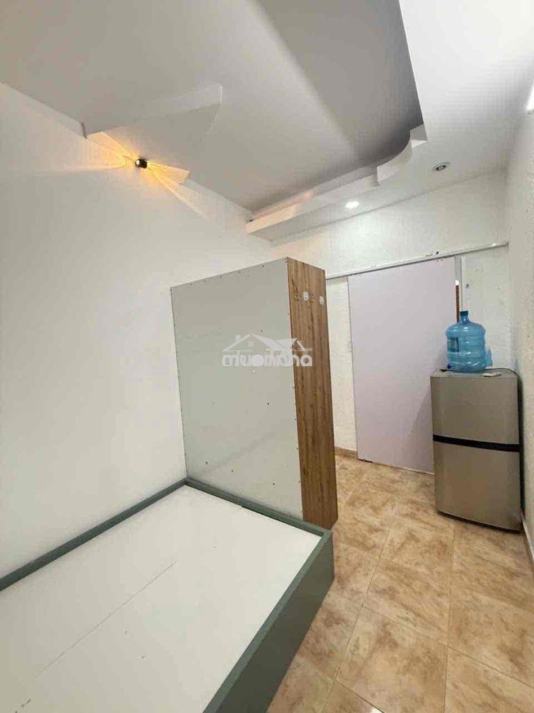 Studio 2phòng ngủ 40m2 2 máy lạnh có máy giặt + ban công rộng rãi