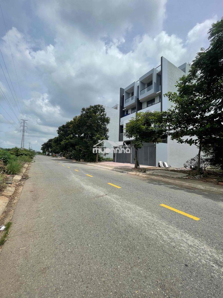 Bán nhà thô 6 tầng dtsd 476m3 chỉ 13tỷ đường 50m kdc phong phú 4