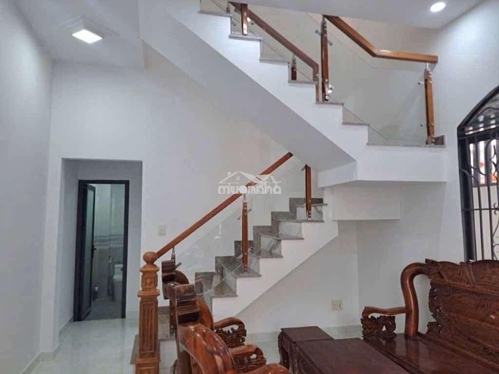 Nhà đẹp 5.5mx24m góc 1/ phan văn hớn - 4