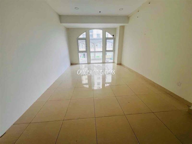 Shop mặt tiền cổng chính cc dreamhome 150m2 chỉ 14,5 tr/tháng.