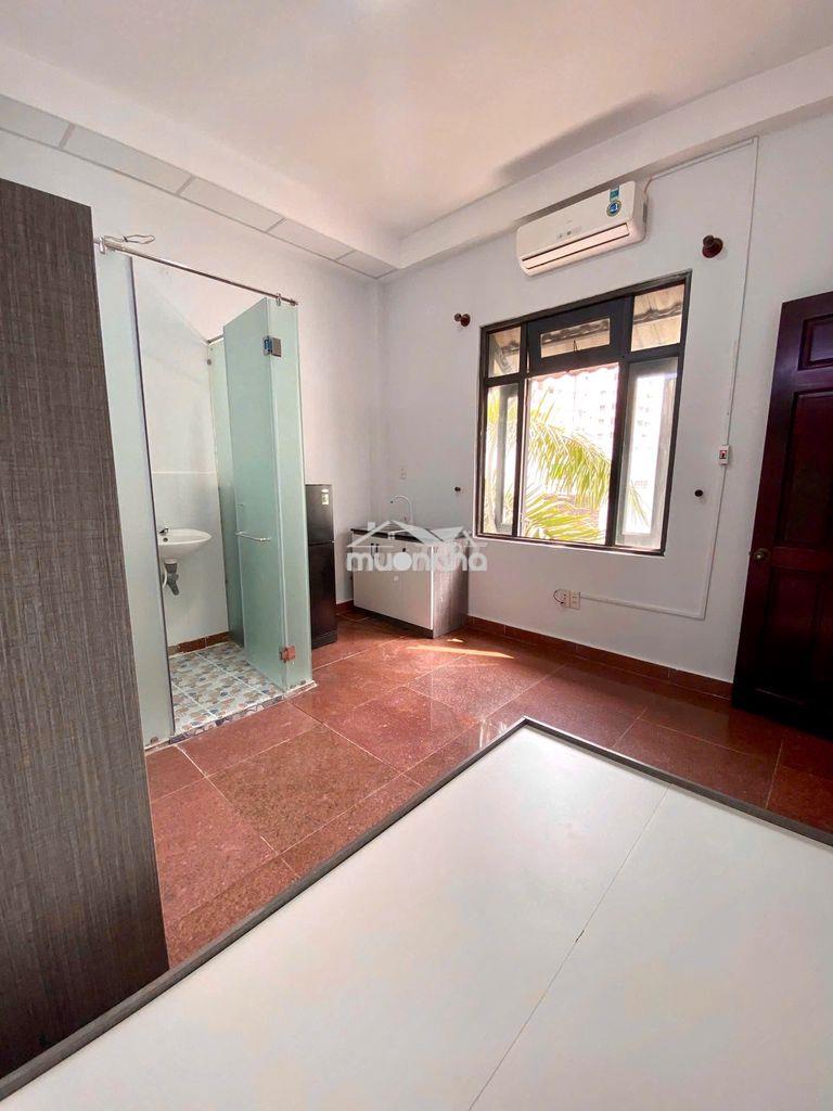 Studio cửa sổ trời máy lạnh phía sau emart giá rẻ