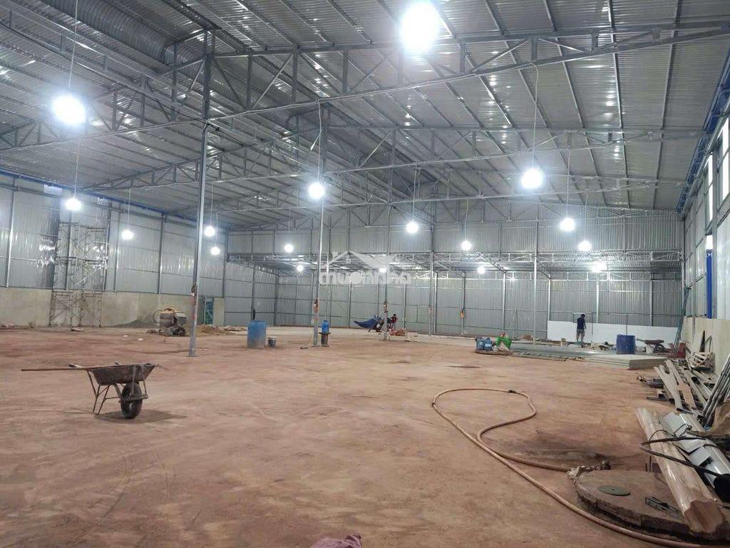 Bán 9500m2 có kho 3000m2 mặt tiền ql 14 - 3