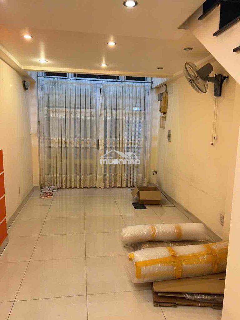 Nhà 4 phòng ngủ 3,2x12 cư xá đô thành. hẻm xe hơi