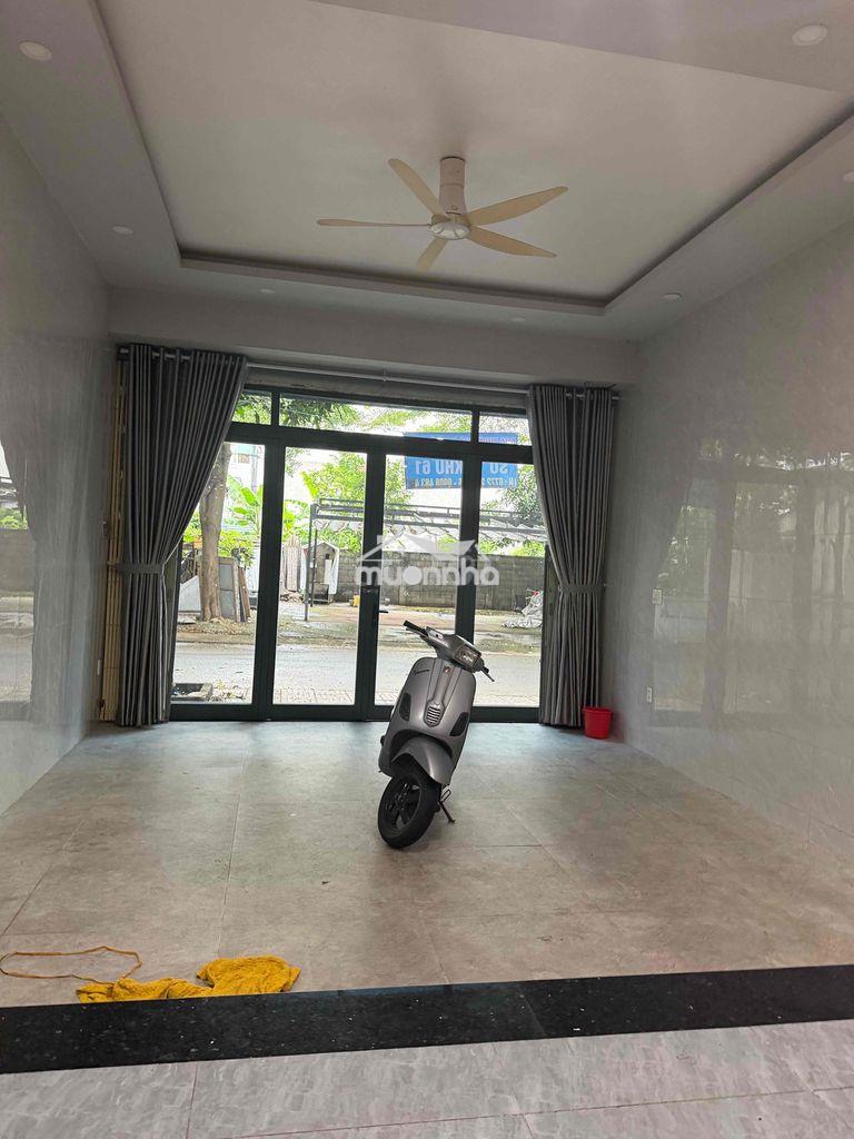 Nhà đẹp ngay làng đại học