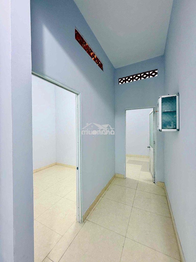 Nhà 1 lầu hẻm 10m vào 1 trục tx52. dt. 4m x 14m - giá tốt - 4