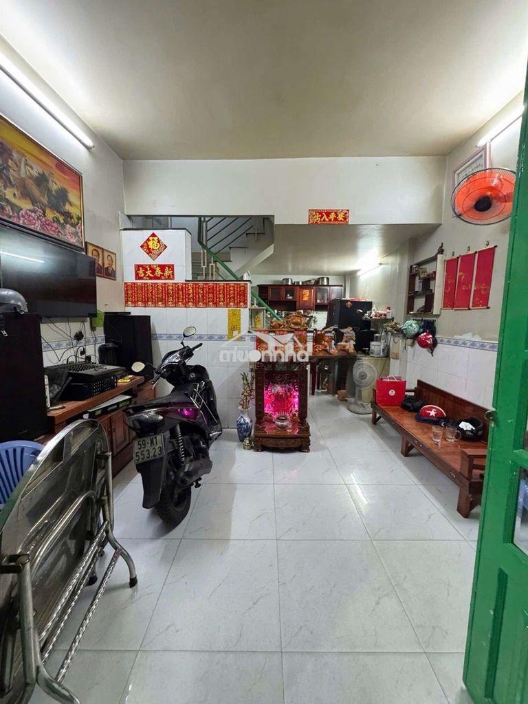 Miếu bình đông - nhà 2 tầng - 32m2 - 4x8m - vài bước ra mặt tiền - 3