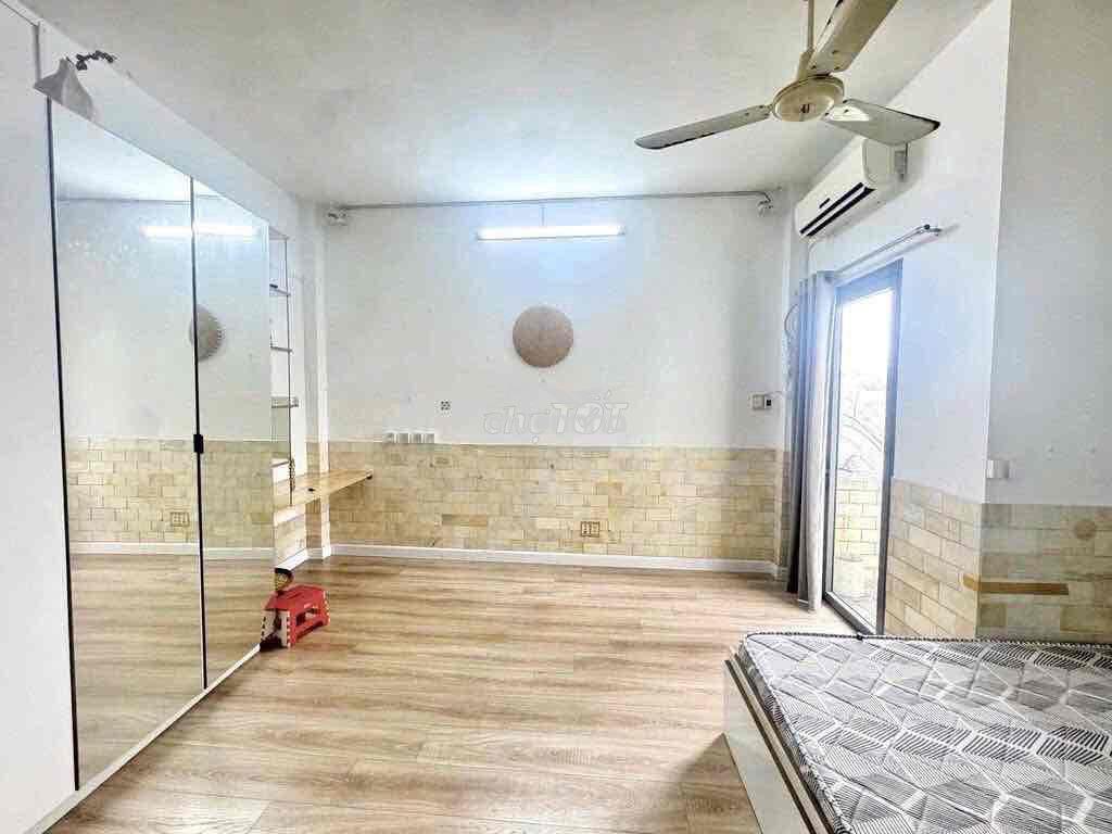 Cho thuê nhà đầy đủ nội thất.3pn3wc. cmt8 ,p10.q3 - 4
