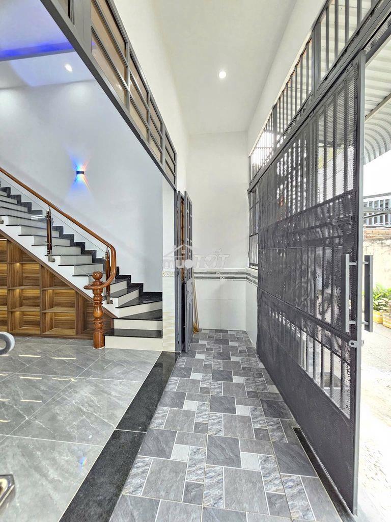 Bán nhà cấp 4 gác lửng giá rẻ gần hội trường đông hoà - 2