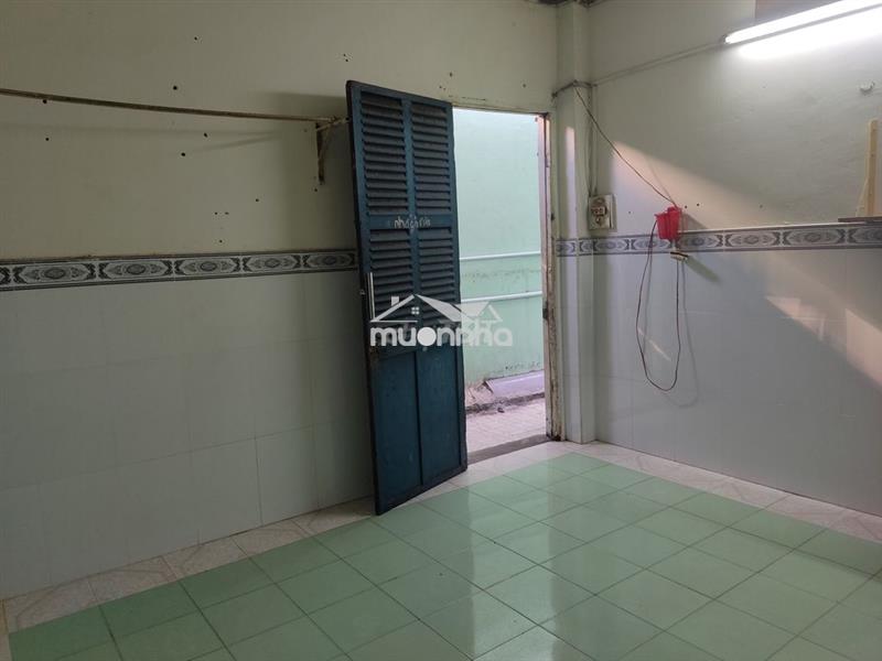 Hoàng hoa thám-cộng hoà: còn 1 phòng lầu 2 ko gác.wc riêng. giờ tự do!