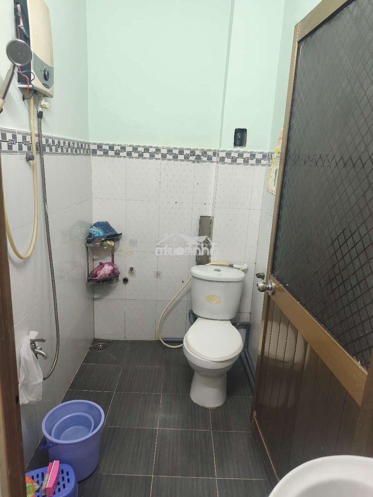 Cho thuê nhà nguyên căn có sẵn máy lạnh, giường,tủ quần áo  - 4