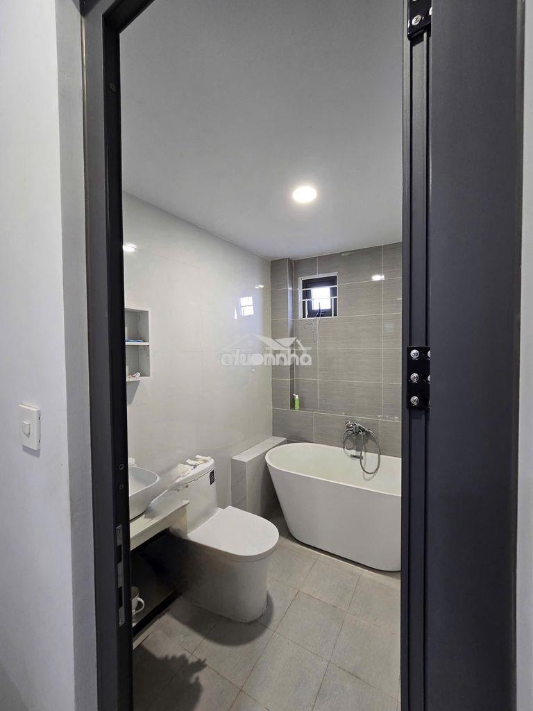 Chính chủ bán nhà mới đẹp, hẻm an ninh, yên tĩnh