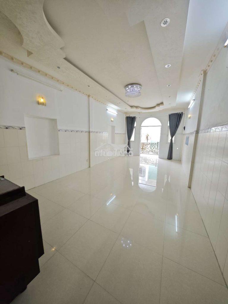 Nguyên tầng 1 - 2pn rộng rãi - hẻm xe hơi thông - 3