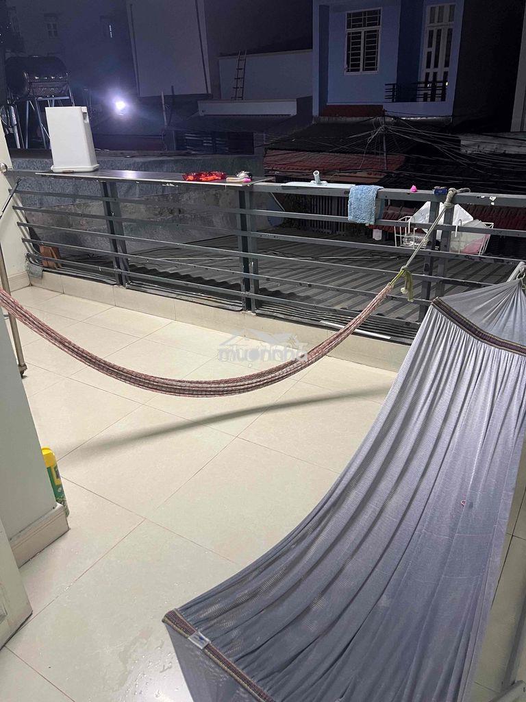 Cho thuê lầu 1 trong nhà nguyên căn gồm 2pn1 ban công rộng - 3