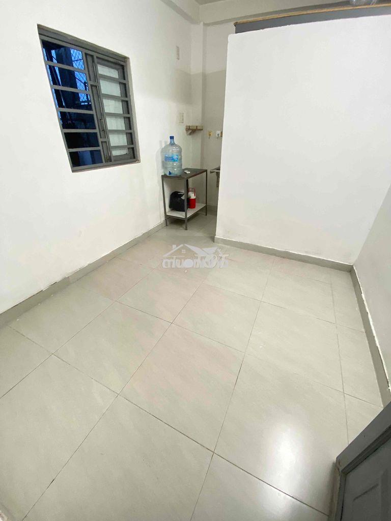 Phòng trọ có gác hẻm huỳnh tấn phát