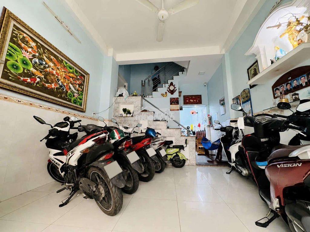 🏡 Bán nhà 4 tầng đường nguyễn thị tần p2 q8
 - 2