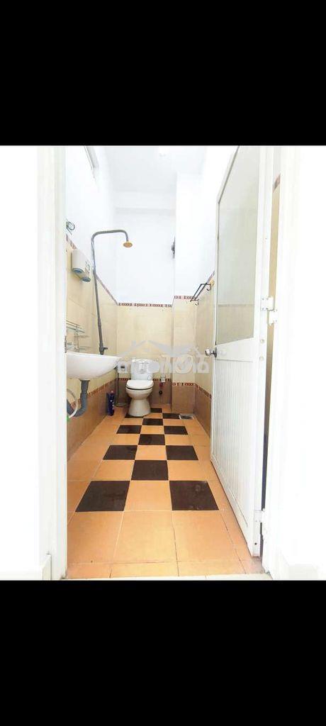 Phòng ban công giá rẻ gần chợ đầu mối, huflit - 4