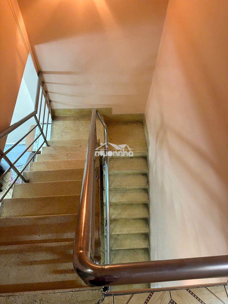 Cho thuê nhà đường tân sơn nhì ,khu vip đường 14 m dt 4 x 22m - 3