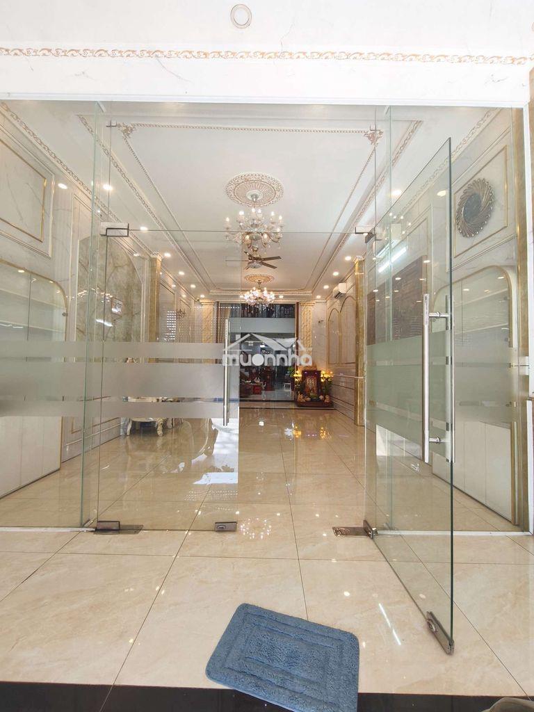 Cho thuê nhà 5 tầng góc 3 mặt tiền vị trí đắc địa phan văn hớn