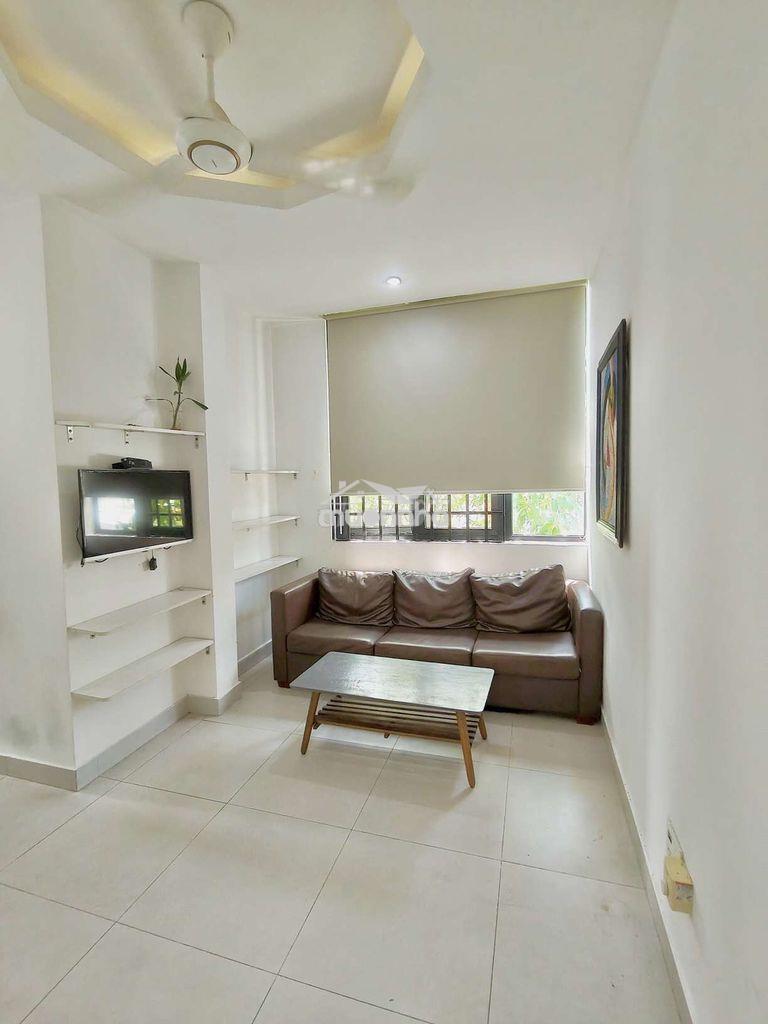 Cho thuê chdv 2 pn giáp global city