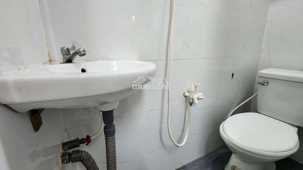 Phòng wc riêng, bếp riêng, đủ nội thất chính chủ - 4