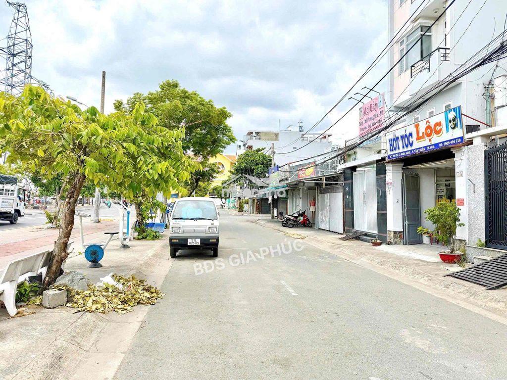 🔥Tòa vp view sông trần xuân soạn q7 💰giá cho thuê: 1️⃣3️⃣0️⃣ tr/tháng✨🌺  🔹cấ - 4