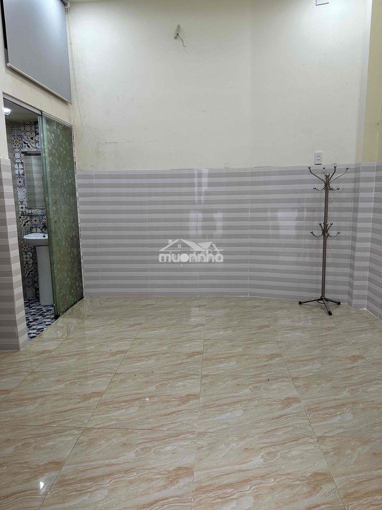 Cho thuê phòng trệt 27 m2 cmt8 quận 10 - 2