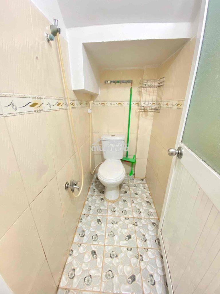 Cho thuê phòng trệt lê văn sỹ -3.6tr bao hết mọi chi phí cho 1 người - 4