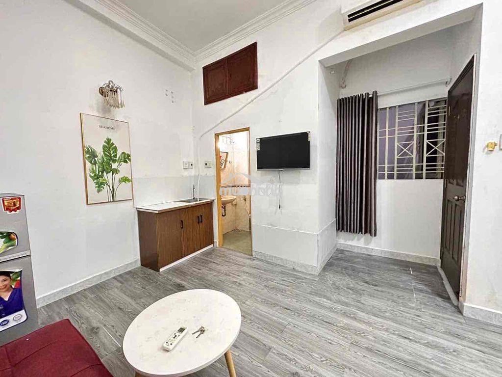 Căn hộ_full nội thất_có tivi _cửa sổ đón gió và nắng tự nhiên_phòng ẹp - 3