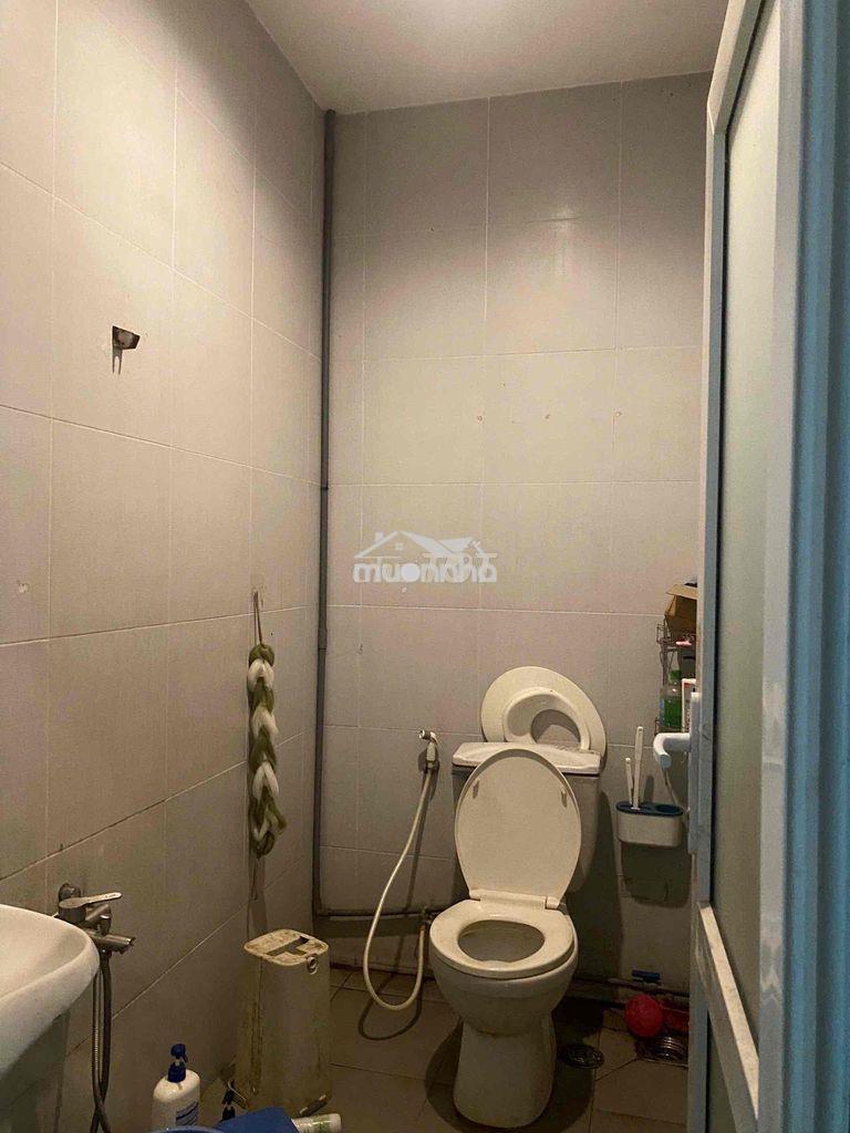 1 phòng tầng 1 view đẹp, ban công rộng mặt tiền quận 2 - 4