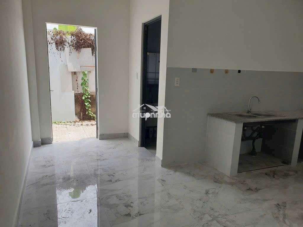 Cho thuê nhà nguyên căn bà điểm-dt 5x25 cấp 4 - 1pn- sân đậu xe hơi
- 3