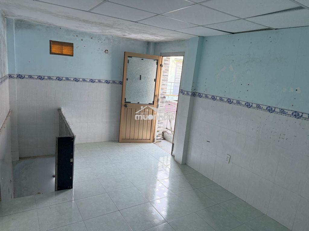 Phòng trọ giá rẻ có gác lửng có cửa thoáng mát ngay cạnh cc prosper - 4