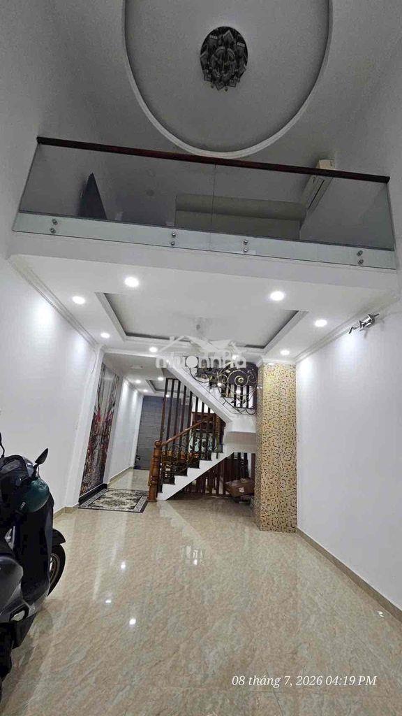 Nhà mới xây 5pn hẻm xe hơi  đường 3/2 quận 10