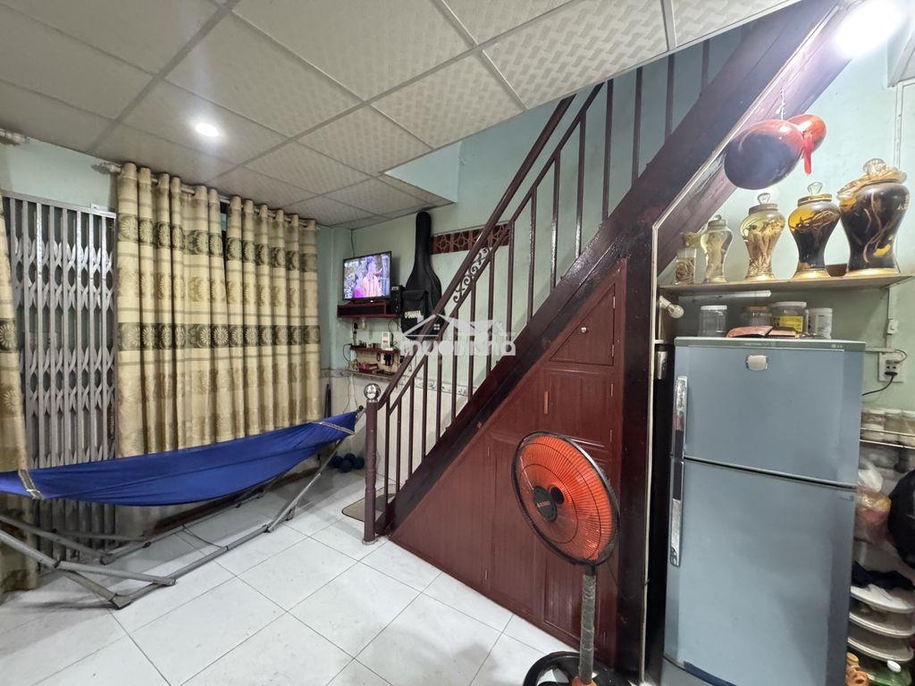Nhà 2 tầng cứng cáp ở ngay - dtsd 50m - 2pn - 4