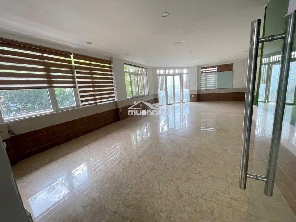 ✅✅Cho thuê căn góc 3 lầu sầm uất - 3