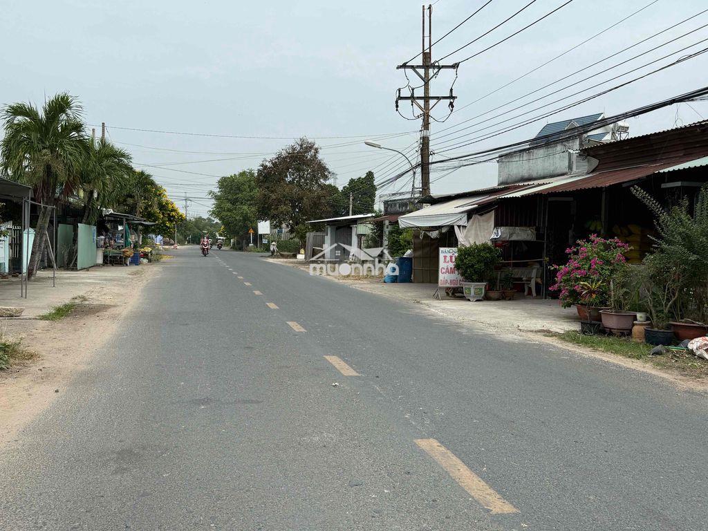 Nhà mặt tiền đường lớn - 2
