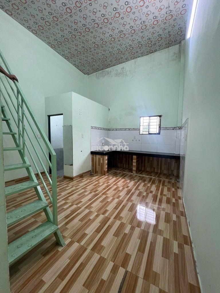 Chính chủ cho thuê nhà cấp 4 có gác lửng giá 7tr chốt - 3
