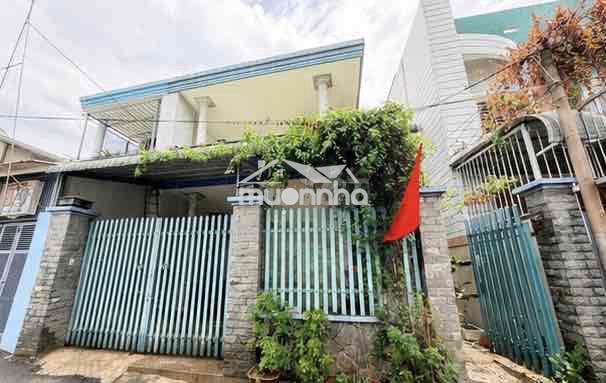 Cho thuê nhà hxh gần đh ngân hàng, dtsd 200m2,đs 5, p.linh trung 10tr